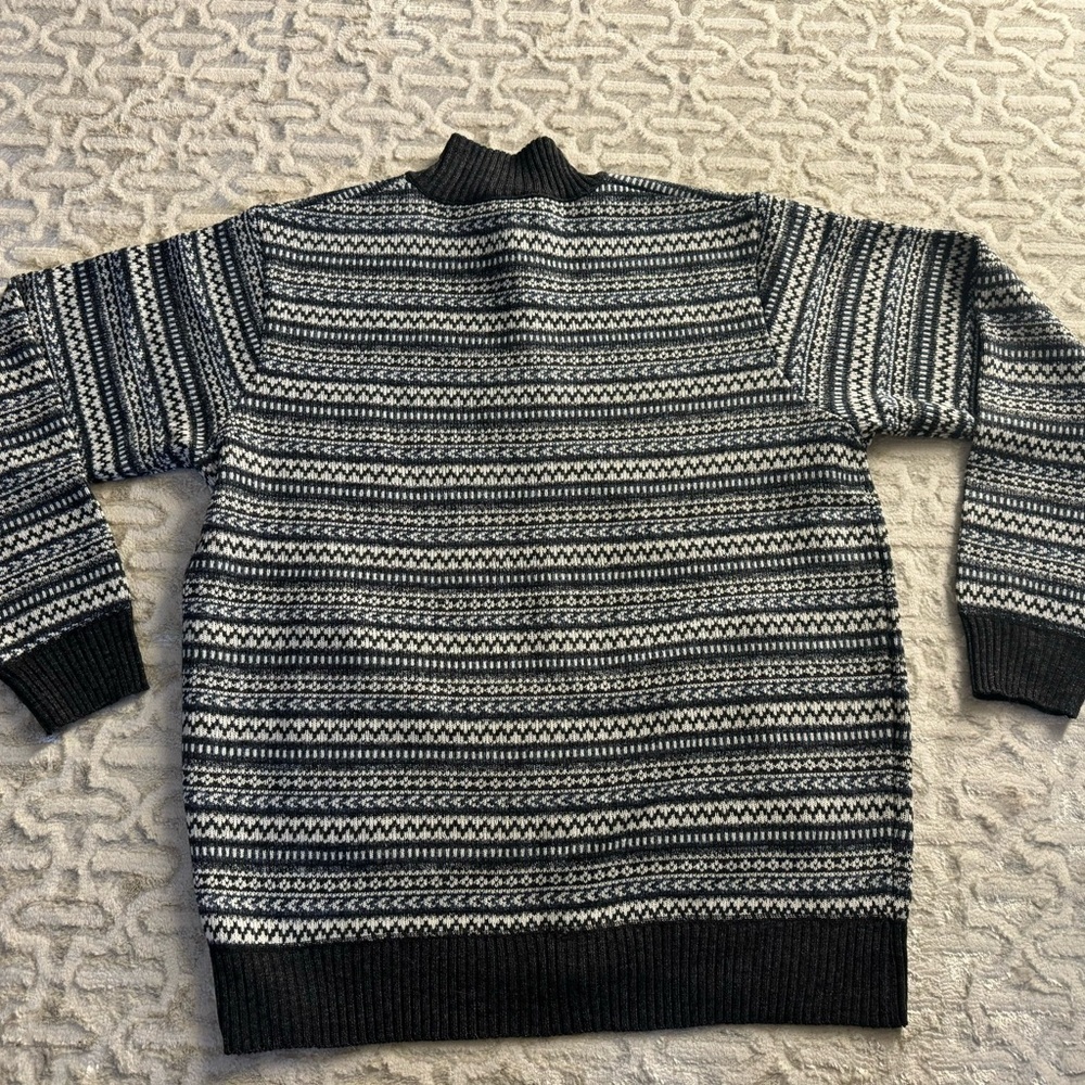 Stylish Kensington Black and White Men's Zip-Up Sweater - Picture 10 of 10
